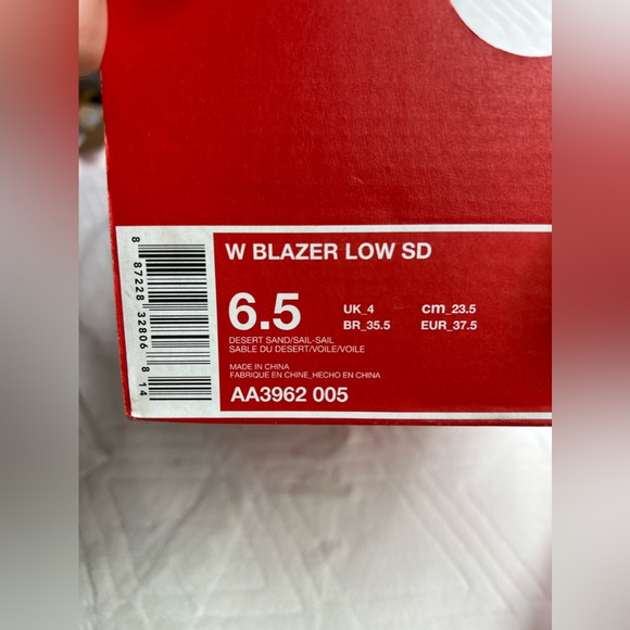 17: Womens Nike Blazer Low SD (sand / white suede) Size 6.5 - Picture 10 of 10